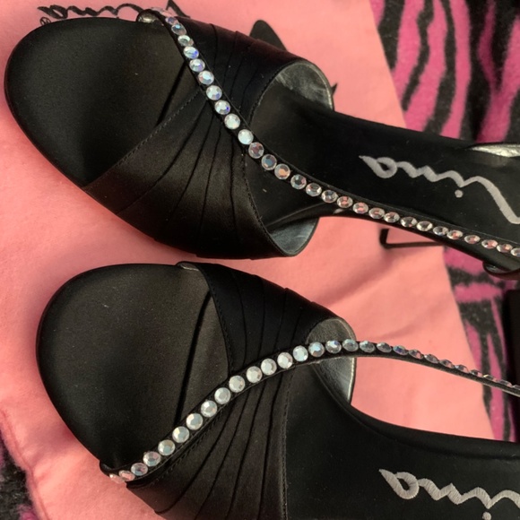 Vergone - Nina Black Statin Open Toe Heels - Picture 2 of 16